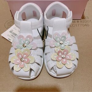 7C - Christie & Jill White Floral Kids Sandals